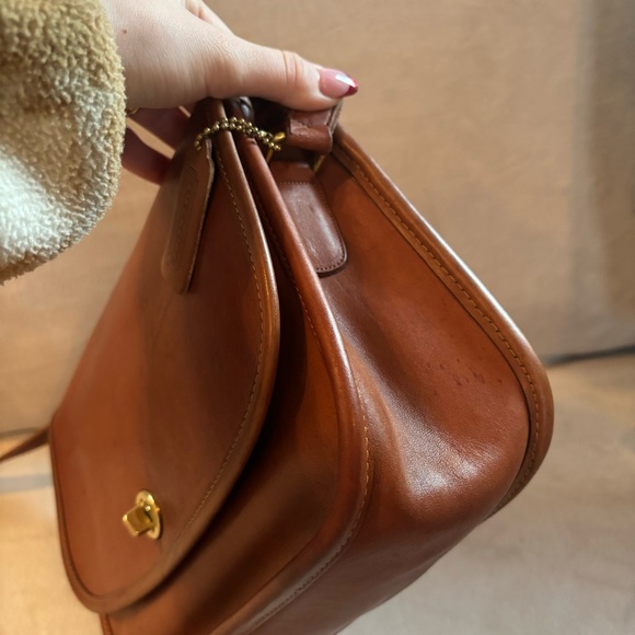 Vintage Coach NYC British tan city bag - Picture 6 of 13